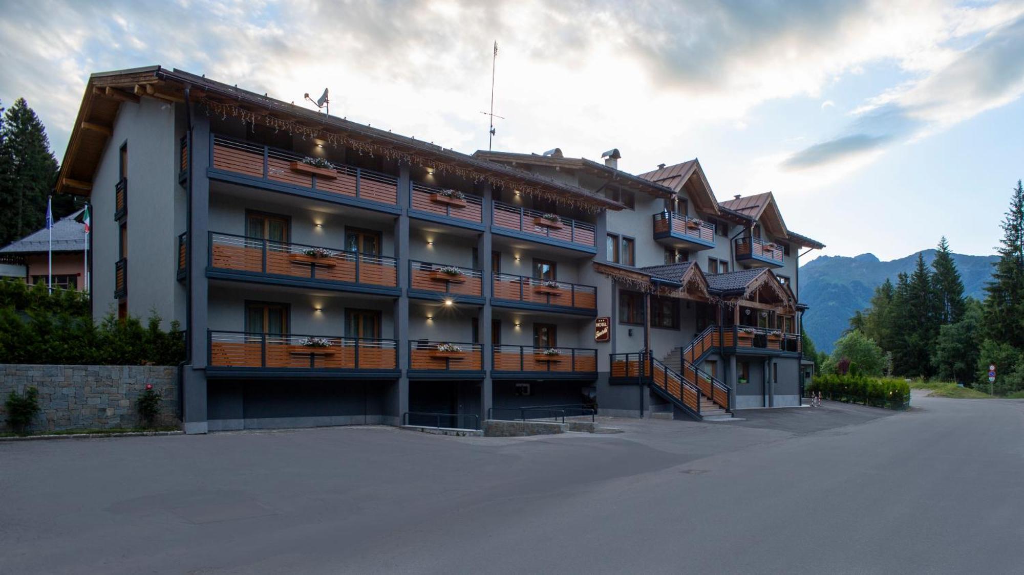 Hotel Fantelli Фольгарида Экстерьер фото